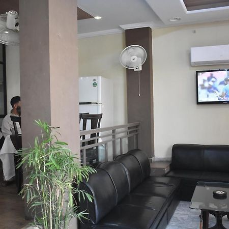 Hotel Avanti راوالبيندي المظهر الخارجي الصورة